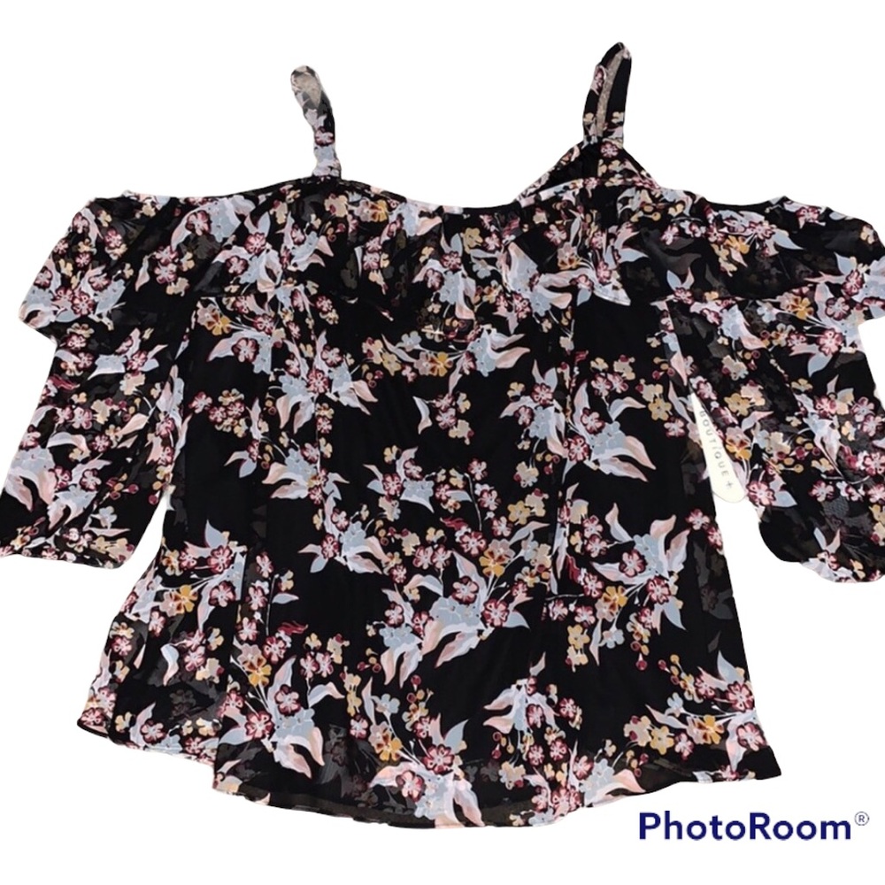 New! Cold shoulder top